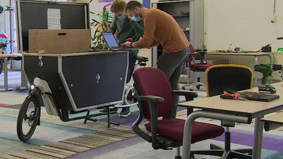 Met deze waterstofbakfiets worden straks pakketjes bezorgd in Arnhem -  Omroep Gelderland