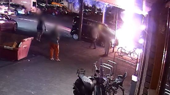 Scooters gaan in vlammen op, twee verdachten in beeld - Team West