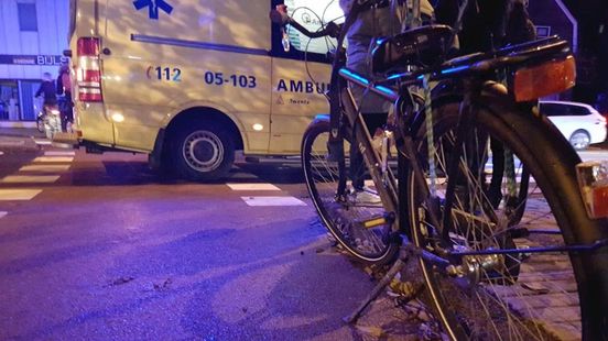 7-jarige jongen in Hengelo van zijn fiets gereden, automobilist rijdt door  - RTV Oost