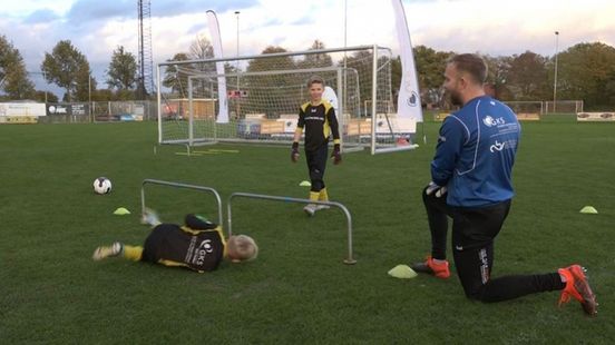 Jurjus is nu ook keeperstrainer: 'Keepen en zweven is leuk'