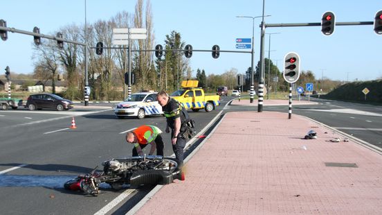 Motorrijder gewond bij ongeluk op N348 bij Deventer. Motorrijder gewond bij ongeluk op N348 bij Deventer.
