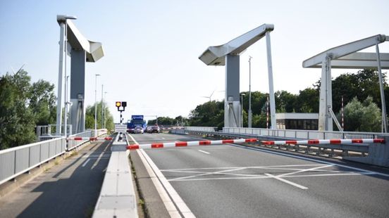 Files door kapotte brug en wegwerkzaamheden opgelost op A7 en N33 bij Zuidbroek (update)