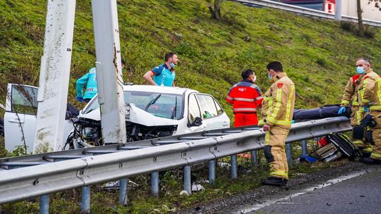 Vrouw uit Papendrecht overlijdt na verkeersongeluk bij Eindhoven. Vrouw uit Papendrecht overlijdt na verkeersongeluk bij Eindhoven.