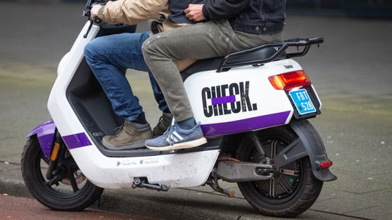Aanbieder deelscooter beloont netjes parkeren - RTV Noord