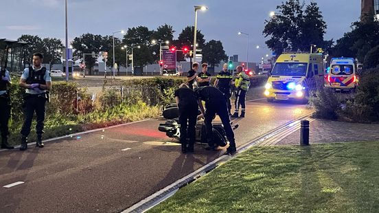 Drie gewonden bij botsing tussen scooters in Oldenzaal.