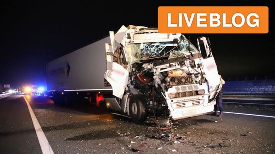 zware ongevallen op A15 • automobilist rijdt door hek speeltuin in. zware ongevallen op A15 • automobilist rijdt door hek speeltuin in.