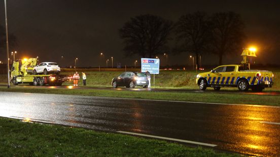 112 nieuws: Kop-staartbotsing op N350 bij Wierden | Fietser geschept door auto in Deventer. 112 nieuws: Kop-staartbotsing op N350 bij Wierden | Fietser geschept door auto in Deventer.