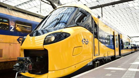 Zien! NS presenteerde zaterdagmiddag de splinternieuwe Intercity op Rotterdam Centraal