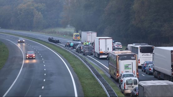 A1 dicht bij De Lutte door ongeluk. A1 dicht bij De Lutte door ongeluk.