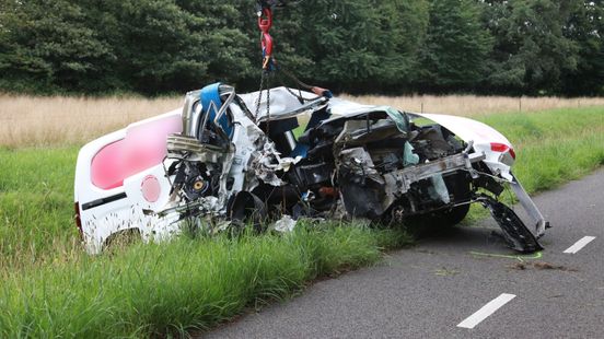 Automobilist gewond bij ongeluk bij Oosterhesselen.