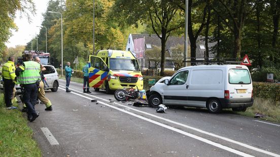 Motorrijder ernstig gewond bij frontale botsing met auto in Bilthoven, N234 dicht.