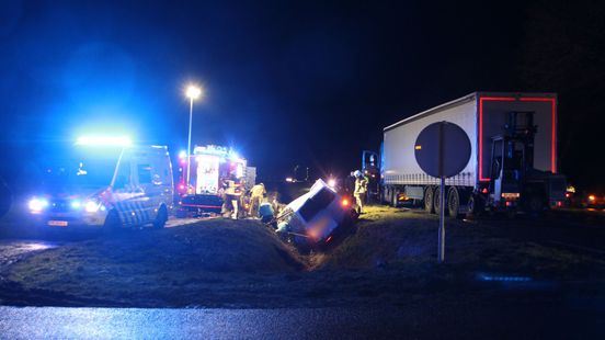 Ongeval met vrachtwagen bij Rijssen: traumaheli geland. Ongeval met vrachtwagen bij Rijssen: traumaheli geland.