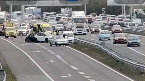 Knooppunt Oudenrijn bij Utrecht na ongeluk weer vrij. Knooppunt Oudenrijn bij Utrecht na ongeluk weer vrij.