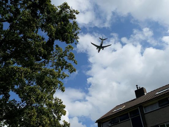 Schiedammers worden gek van toenemend vliegverkeer: 'Gemeente, zeg waarvoor je staat'