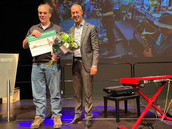 Rijnmonds Muzikale Voddenman Roland Vonk krijgt Cultuurpenning: 'Onbaatzuchtig en zeer bevlogen houdt hij zich bezig met Rotterdams muzikaal erfgoed'
