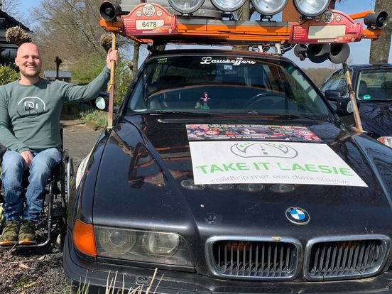 Niek de Jonge (29) uit Weerselo belandde in rolstoel na kanker: "I'm still standing"