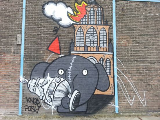 Sociologie Maak plaats nieuws Supporters FC Utrecht en Feyenoord vechten graffiti-oorlog uit - Rijnmond
