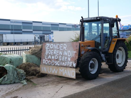 Opnieuw boerenprotest; blokkade bij distributiecentrum Lidl in Heerenveen