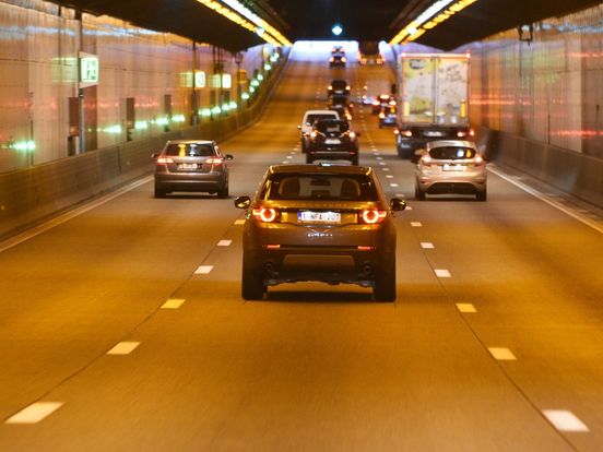 Vlaams Verkeerscentrum waarschuwt: vermijd de Kennedytunnel tijdens het paasweekend