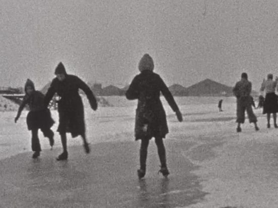 TWENTE OP FILM | 5. een folkloreoptocht in Lonneker en schaatspret!