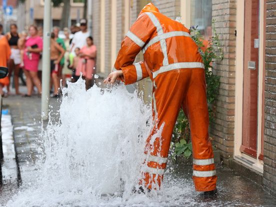 Al 2 miljoen liter water verspild deze zomer door opendraaien brandkranen