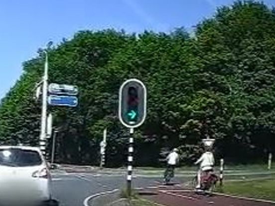 VIDEO | Oost op het Asfalt: fietsers hebben maling aan rood
