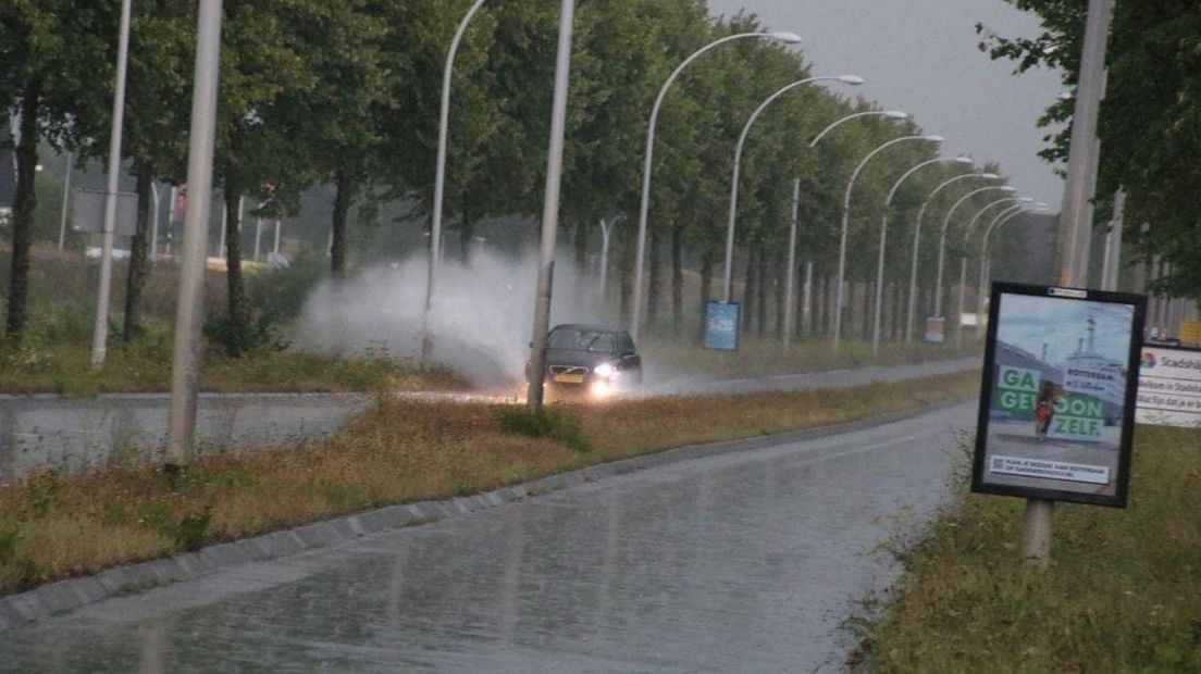 Ondergelopen straten in Zwolle Stadshagen