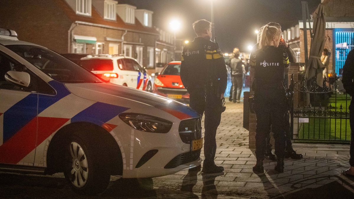 Politie doorzoekt buurt in Deventer na mogelijke woningoverval