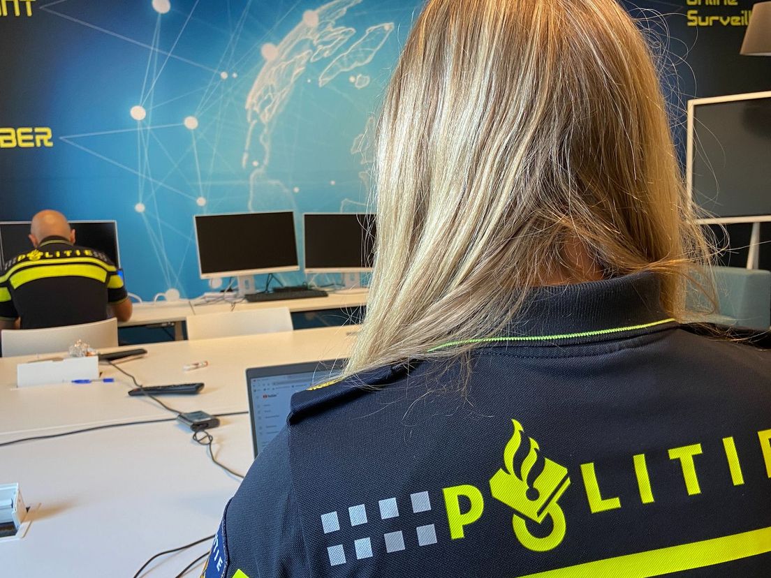 Urenlang op het internet speuren naar crimineel gedrag van jongeren