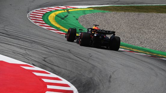 Max Verstappen aast op revanche: dit zijn de racetijden in Barcelona Nieuws