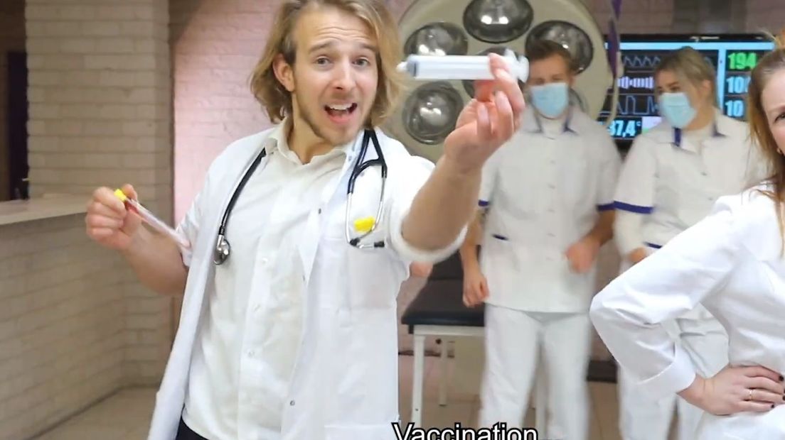 Zeeuwse dokter zingt over vaccineren