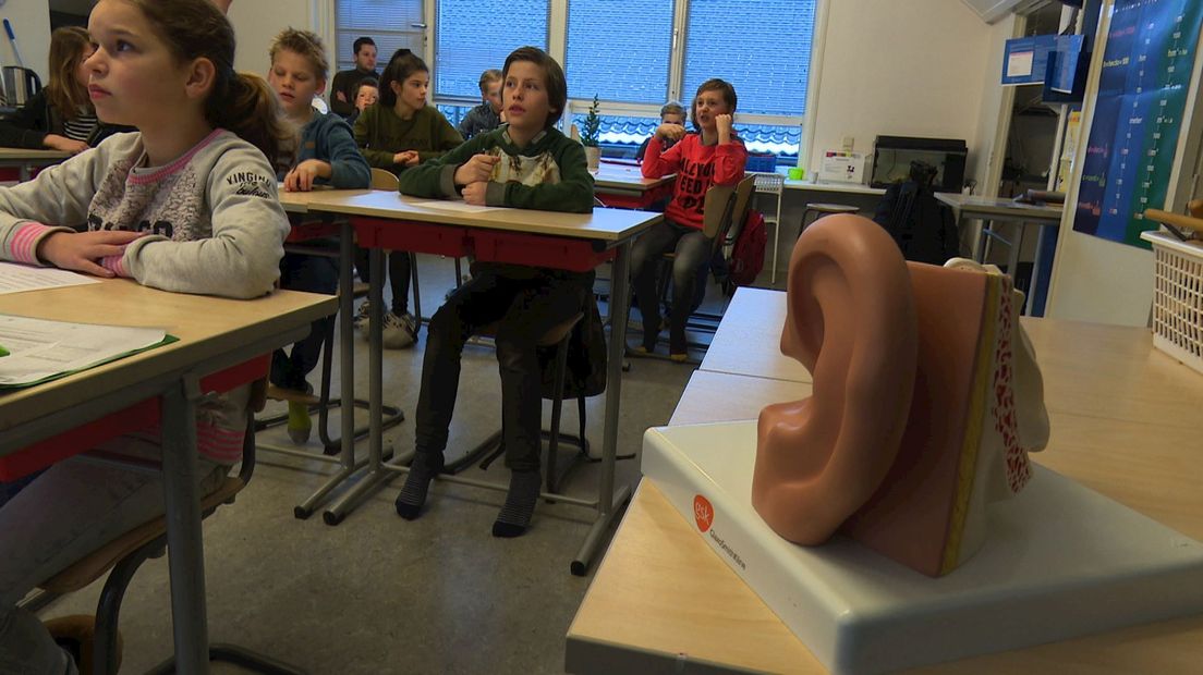 Kinderen krijgen voorlichting over gehoorschade