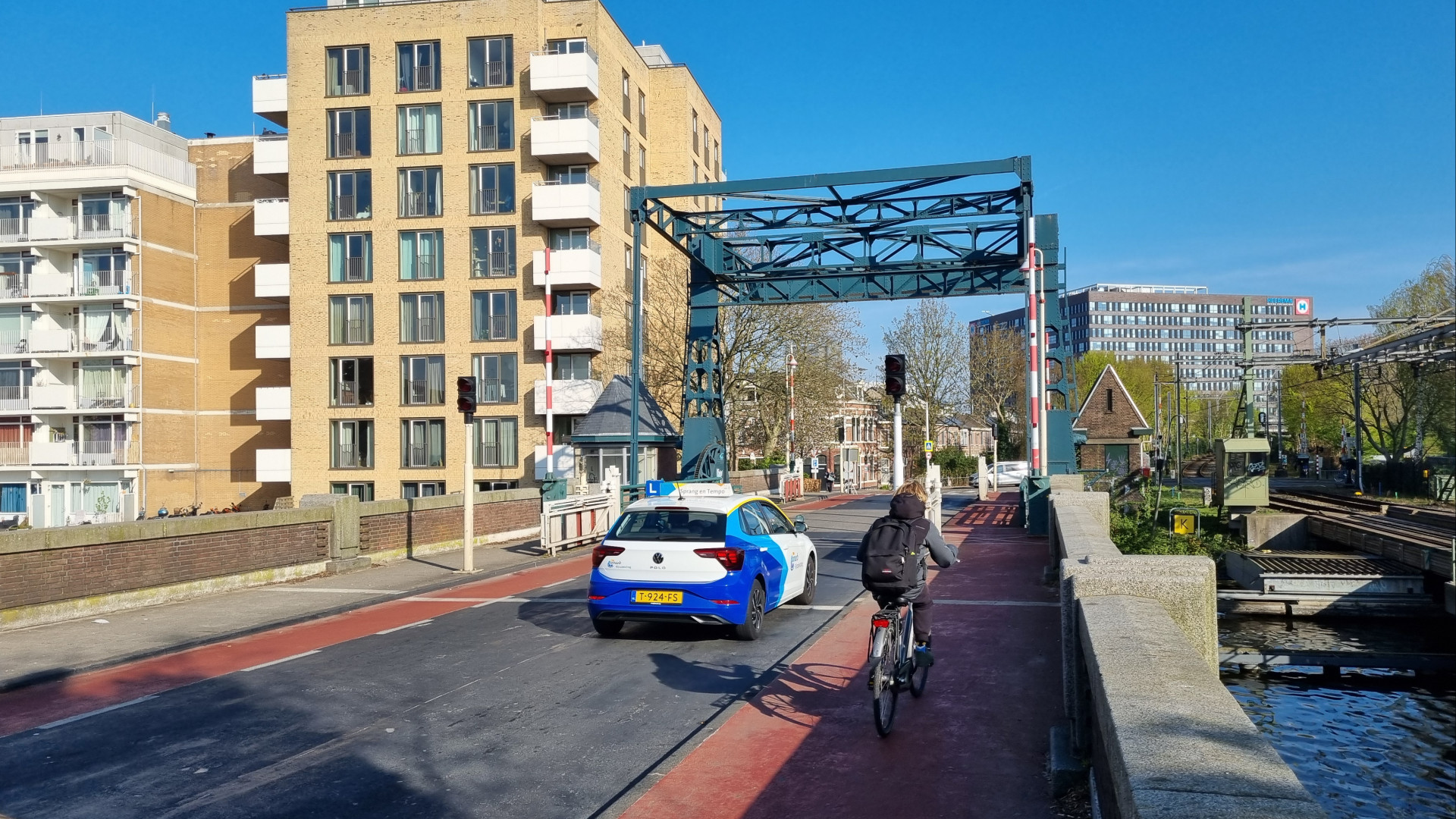 De Rijnzichtbrug in Leiden gaat dicht voor autoverkeer