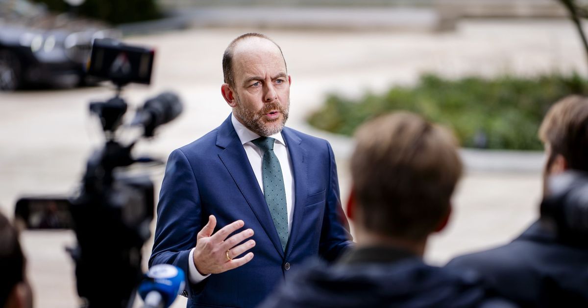Aalten wil af van extra opvangplekken en daagt minister voor de rechter