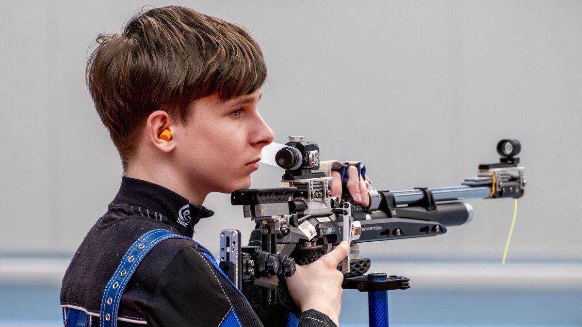 Nederlands kampioen schieten Joris (15) uit Assen mikt op de Olympische Spelen