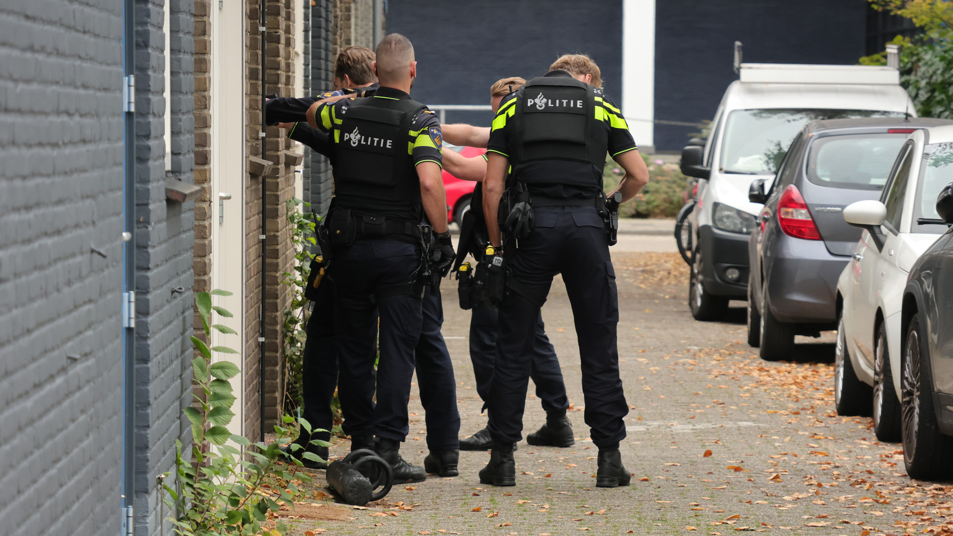 Schutter vluchtte na schietpartij woning in, nam een douche en stal een paar crocs