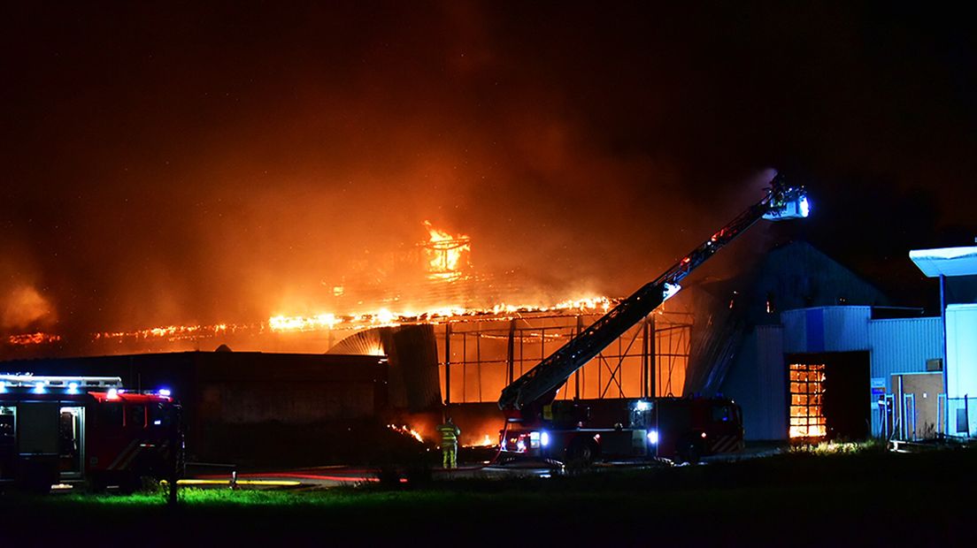 Bluswerkzaamheden bij de brand.