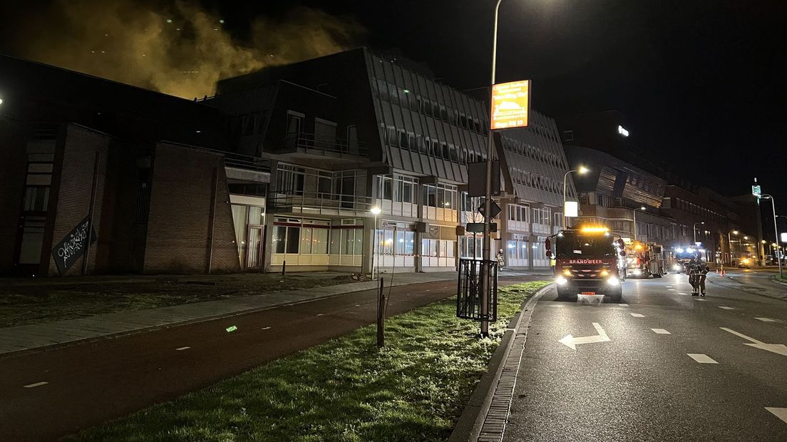 Veel rook bij brand in een leegstaand pand in Deventer
