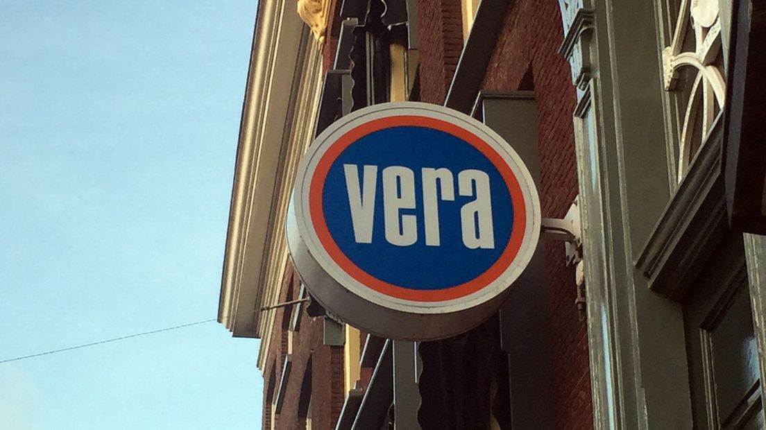 Het uithangbord van club Vera in de Oosterstraat