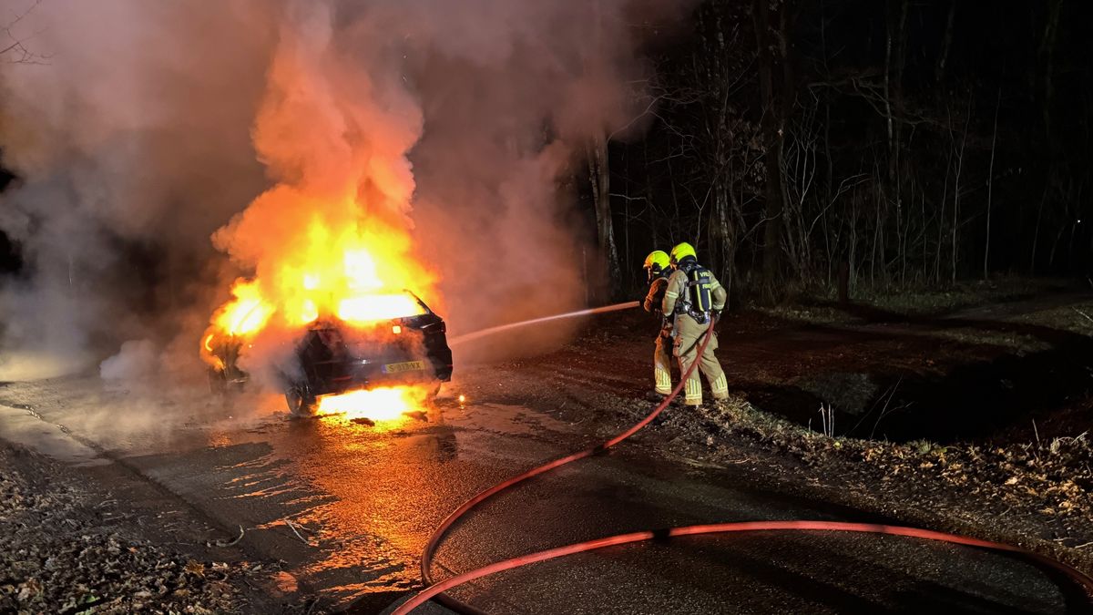 Auto compleet uitgebrand in Swalmen