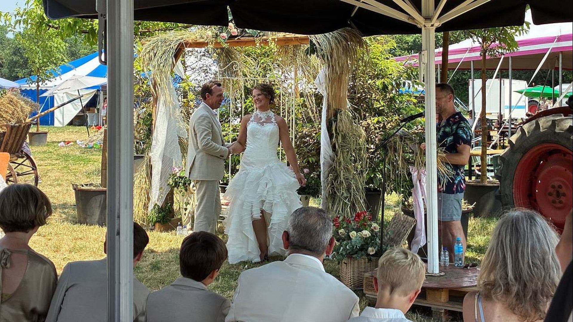 Dirk en Sabine gaven elkaar het ja-woord op de Farm & Country Fair.