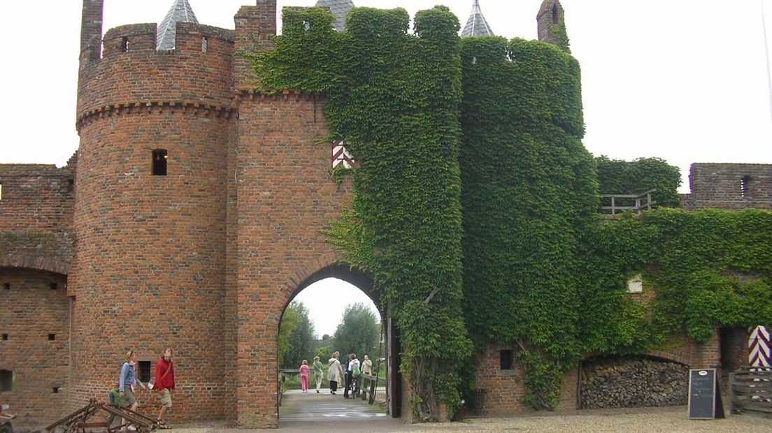 Kasteel Doornenburg heeft subsidie nodig van
de provincie, anders moet het kasteel sluiten voor het publiek.