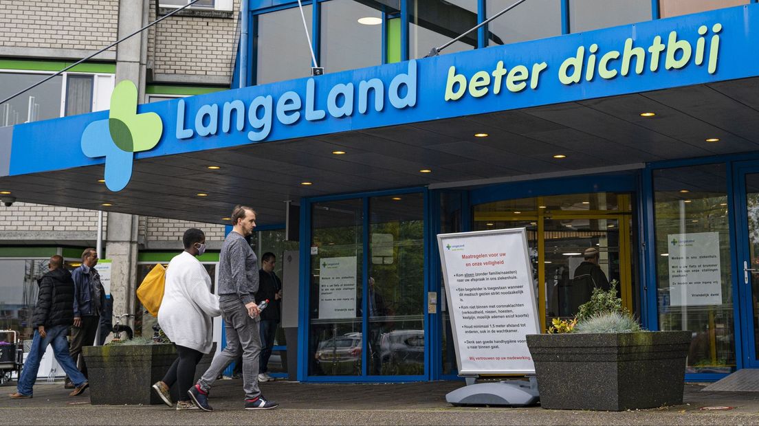 De entree van het LangeLand Ziekenhuis in Zoetermeer