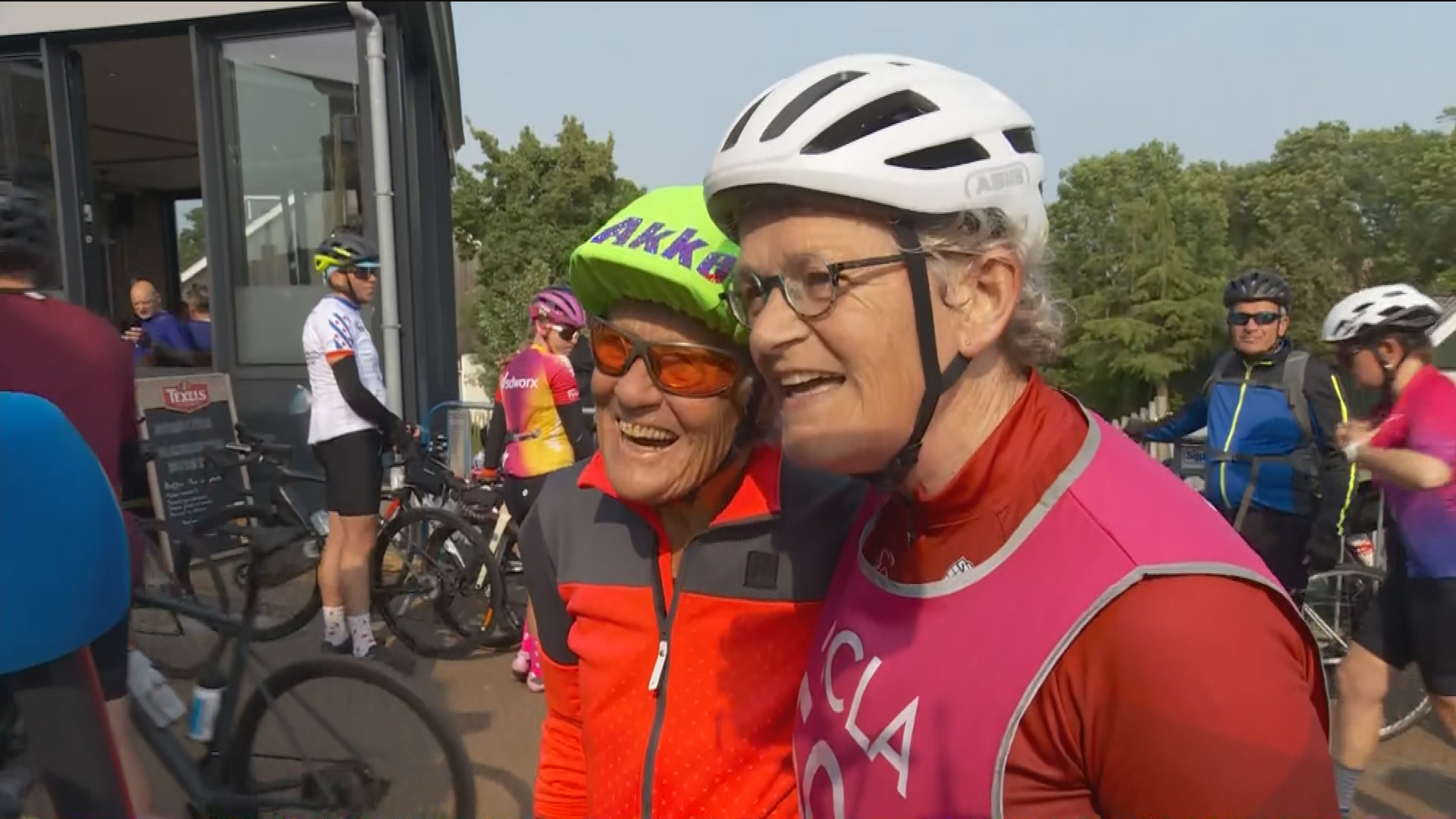 Tecla (69) en Akke (79) fytse as earste froulju harren 50e tocht