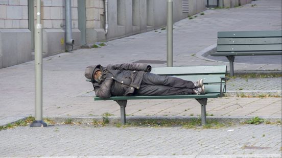 Dit is waarom dakloze mensen nog altijd boetes kunnen krijgen omdat ze buiten slapen