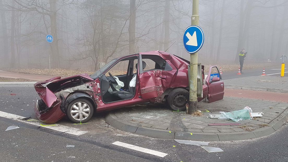 Op de Houtweg in Emmen gebeuren regelmatig ongelukken (Rechten: Persbureau Meter)