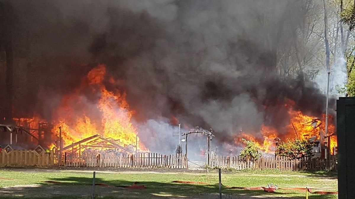 UPDATE: gewonde bij brand op camping Nutter; zeker 5 stacaravans gaan in vlammen op