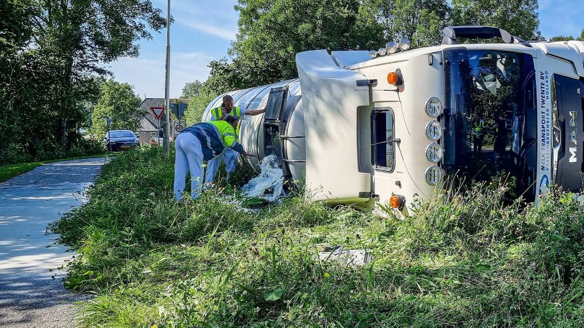 112-nieuws: Tankwagen gekanteld in Gerkesklooster, liters melk op de weg | Snelboot Ameland geschrap