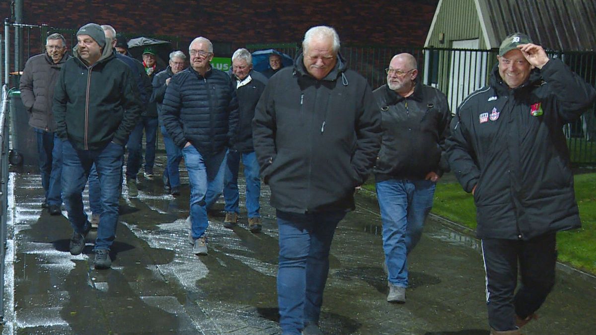 Vriendenploeg 'de veteranen' staat als één man achter het eerste van De Westereen