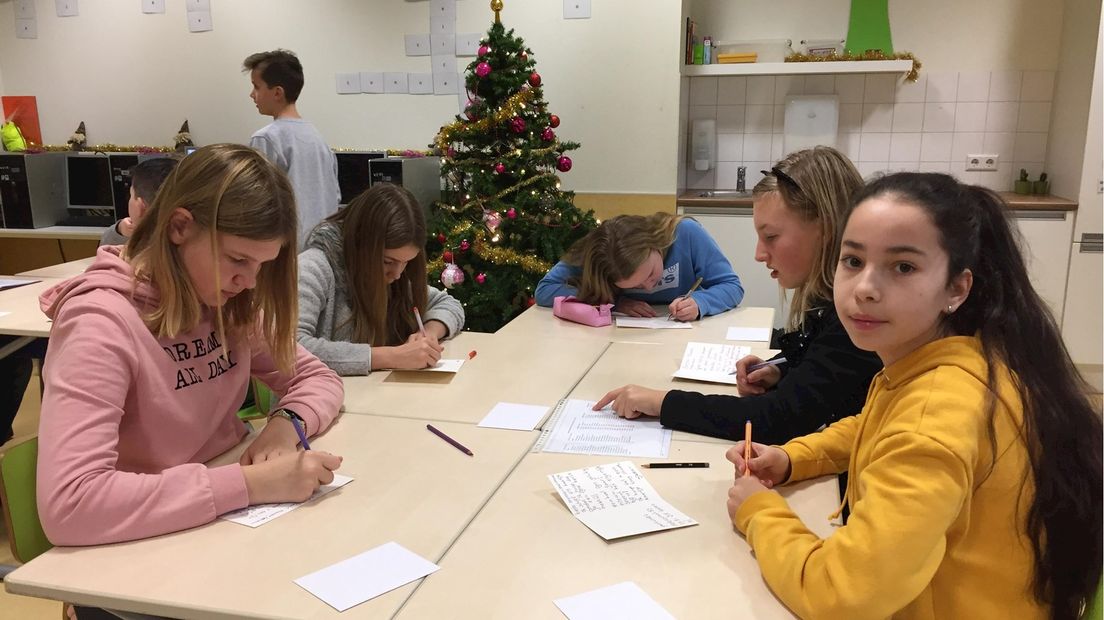 Basisschool De Imenhof schrijft kerstkaarten